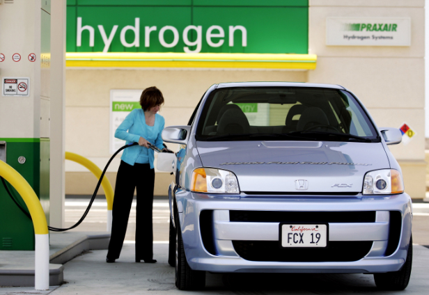 Hydrogen fuel station near LAX