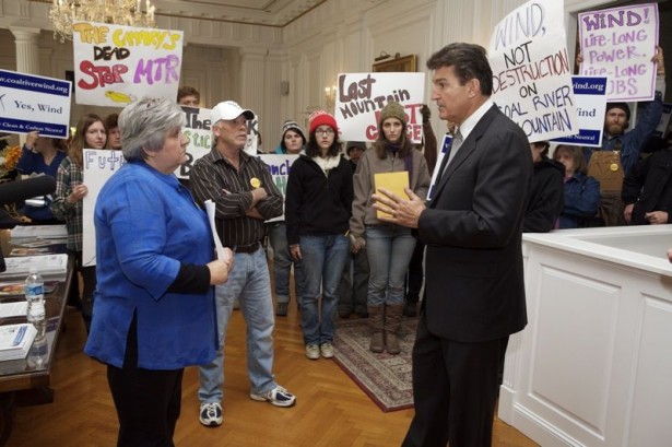 Lorelei Scarbro speaking with Gov. Joe Manchin