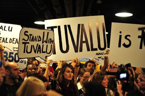 A demonstration in support of the islands of Tuvalu, the 4th smallest country in the world, which is holding out for a legally-binding treaty here in Copenhagen.