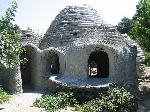 Superadobe earthbag house at the Pomona College Organic Farm