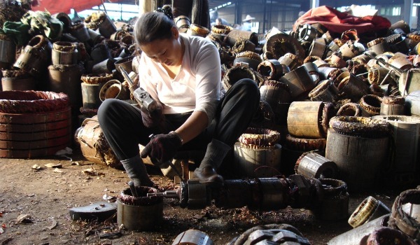 Shanghai scrap worker