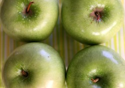 granny-smith-apples-hanoian