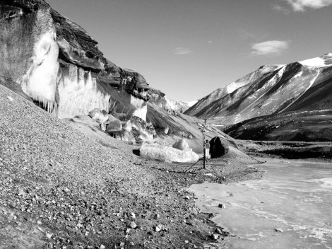 Studying a retreating cliff in Antarctica