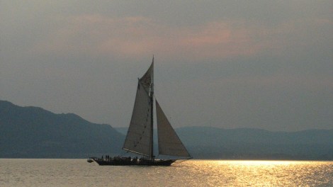 clearwater sloop (crop)