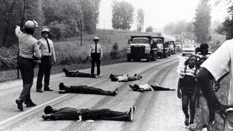 warren-county-protest-road-blockade-pollution