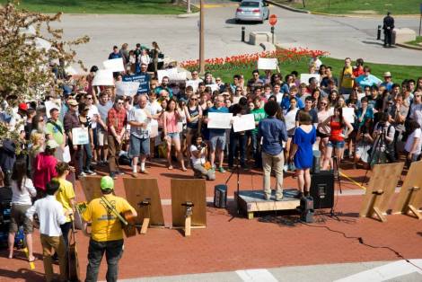 Washington University (St. Louis) students, administrators, alumni, and community members rally to call on the school to cut ties with Peabody.