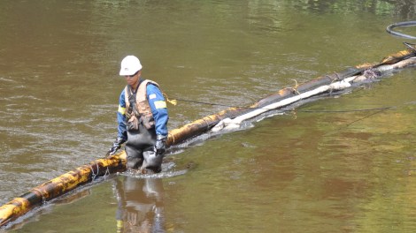 Cleaning up the Kalmazoo River