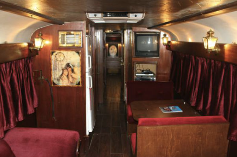 willie-nelson-tour-bus-inside