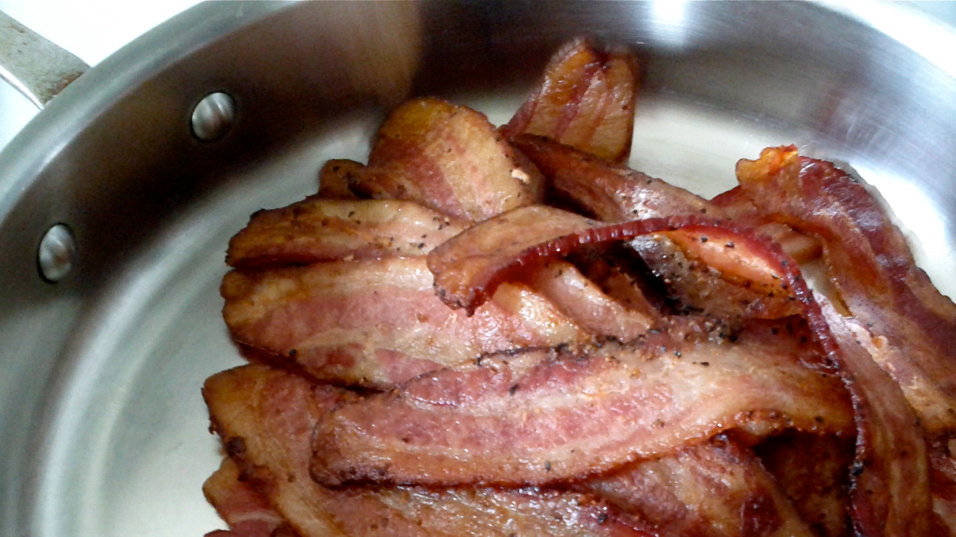 bacon in pan