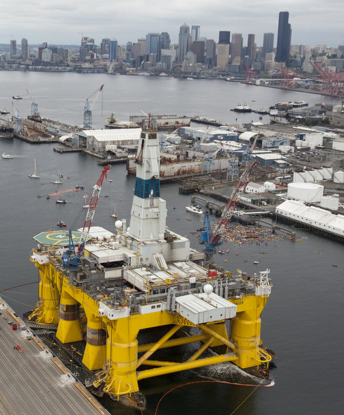 Polar Pioneer and kayaktivists