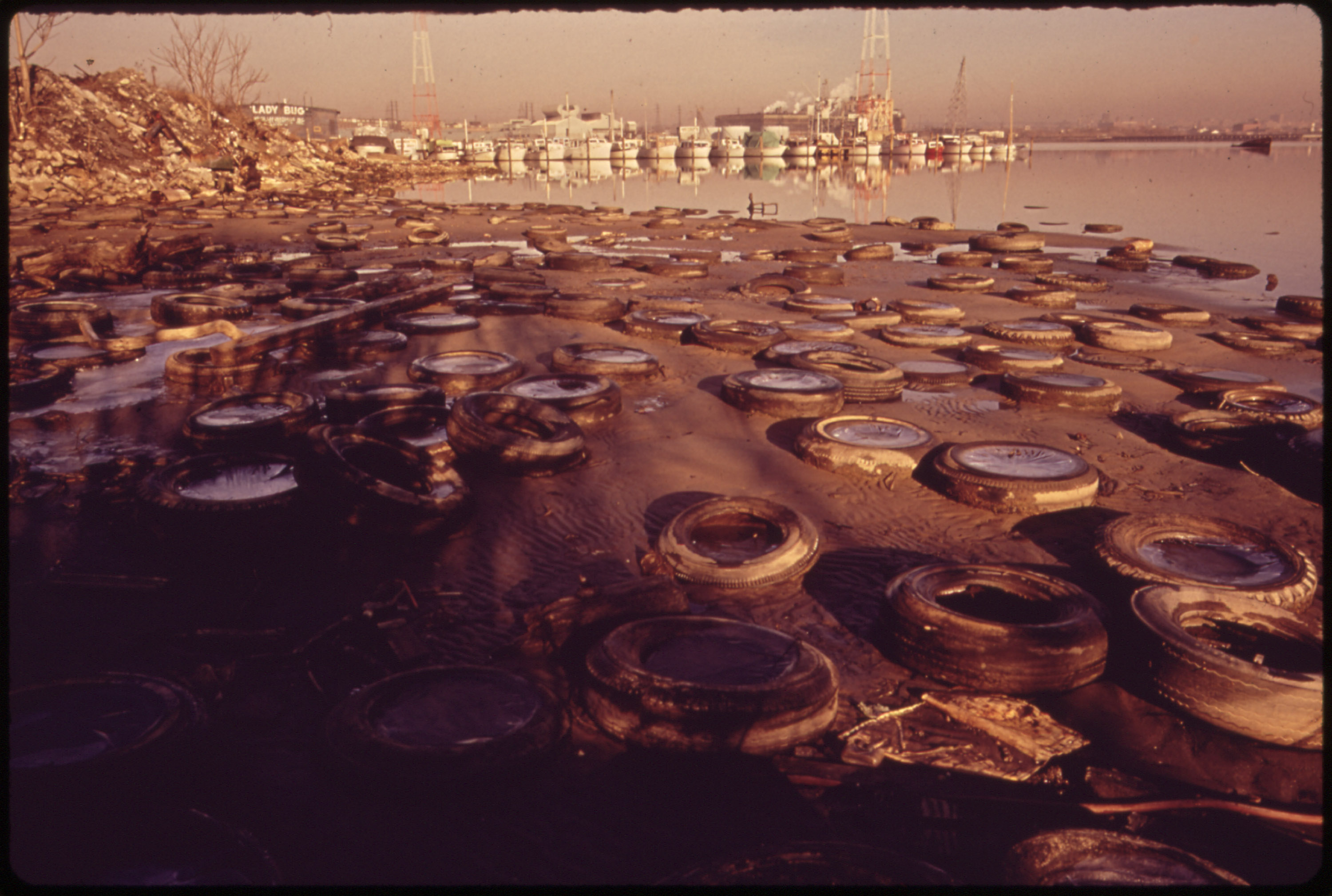 The middle branch of Baltimore Harbor in 1977.