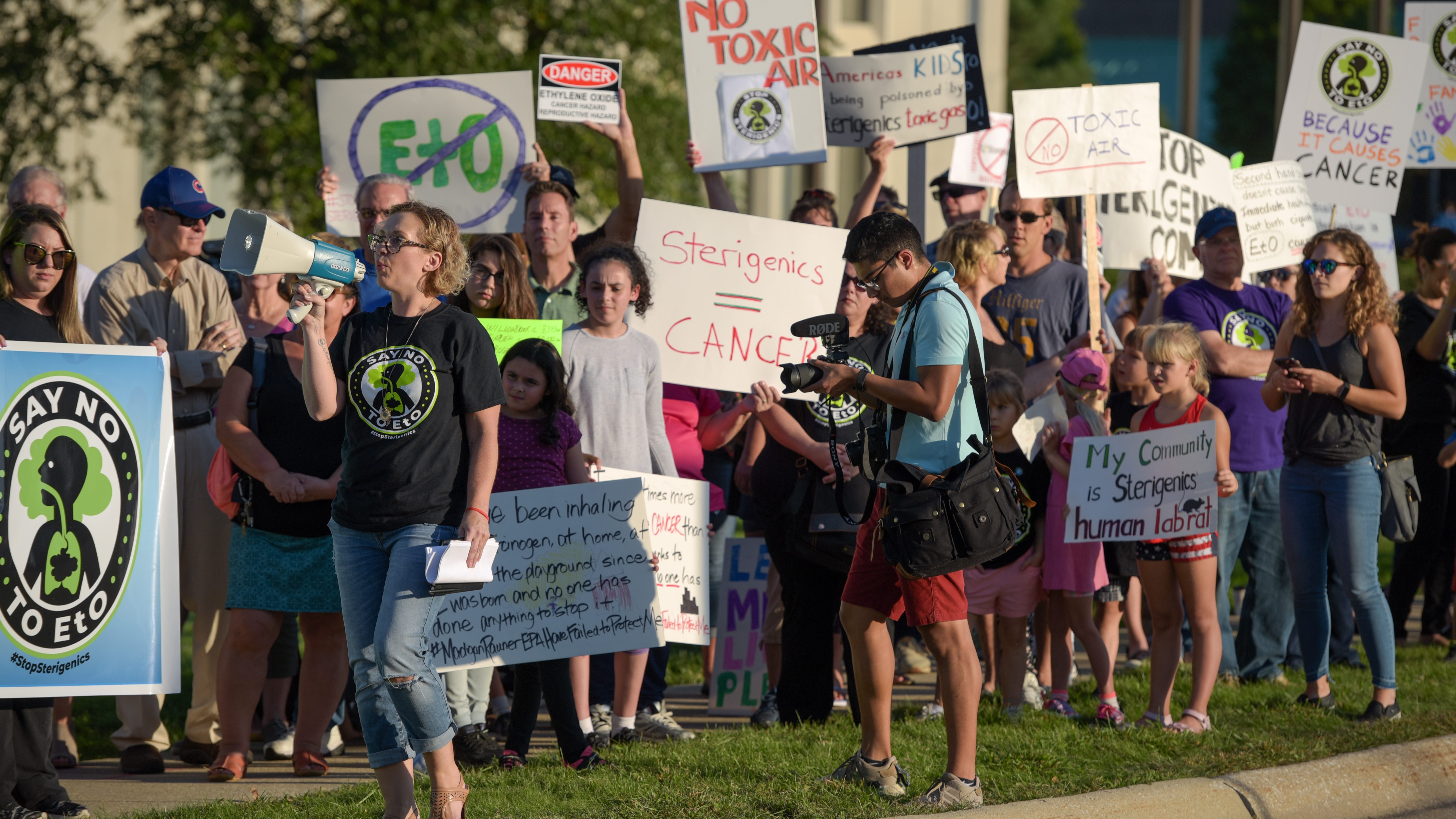 protest-ethylene-oxide-sterigenics-illinois