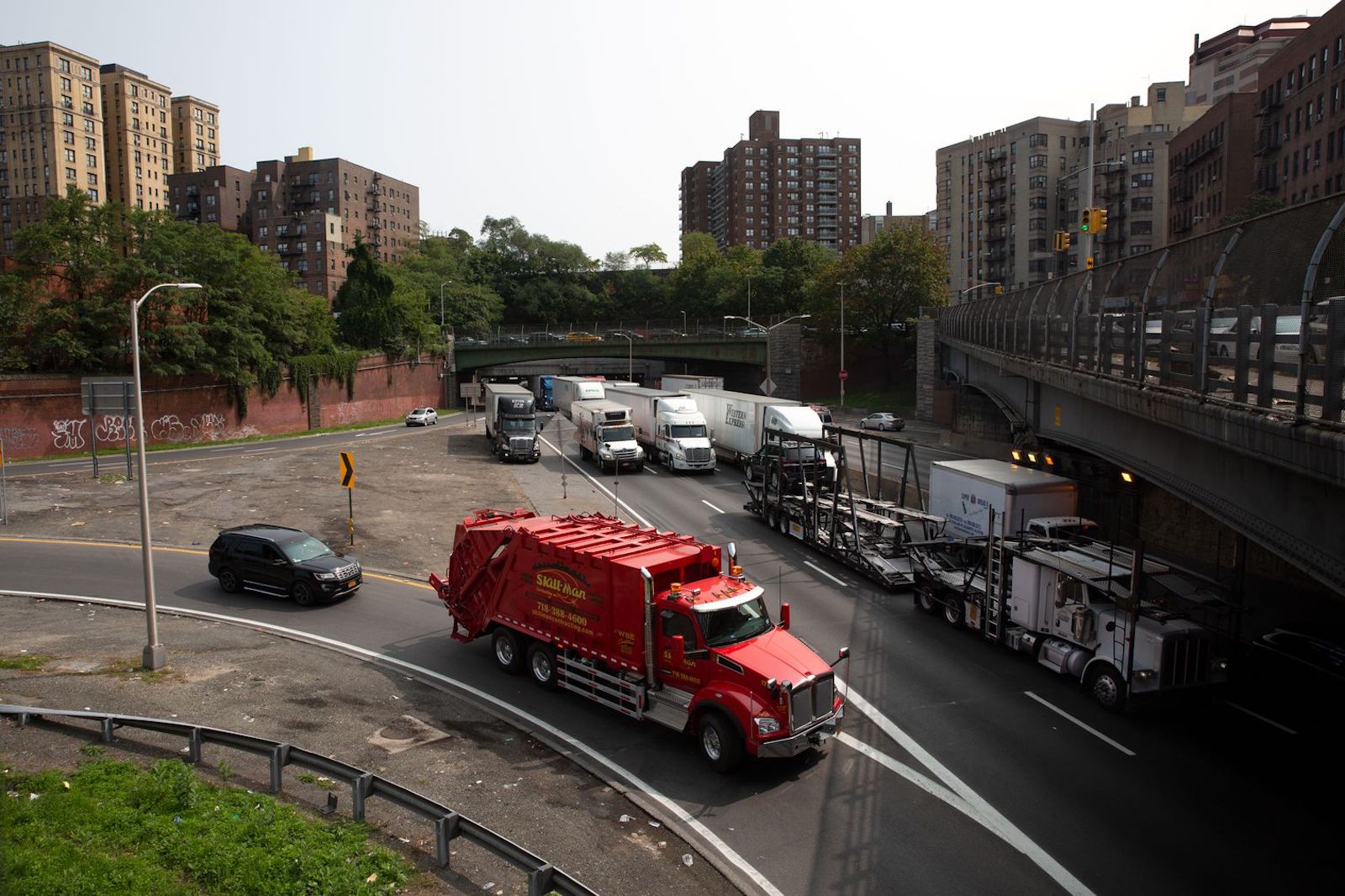 Cross Bronx Trucks