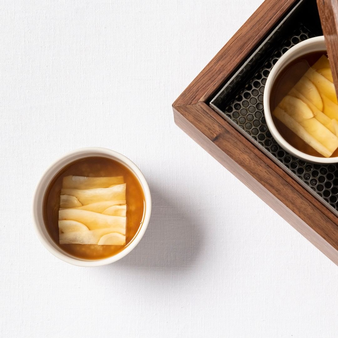 Matsutake rice porridge with pine and ginger