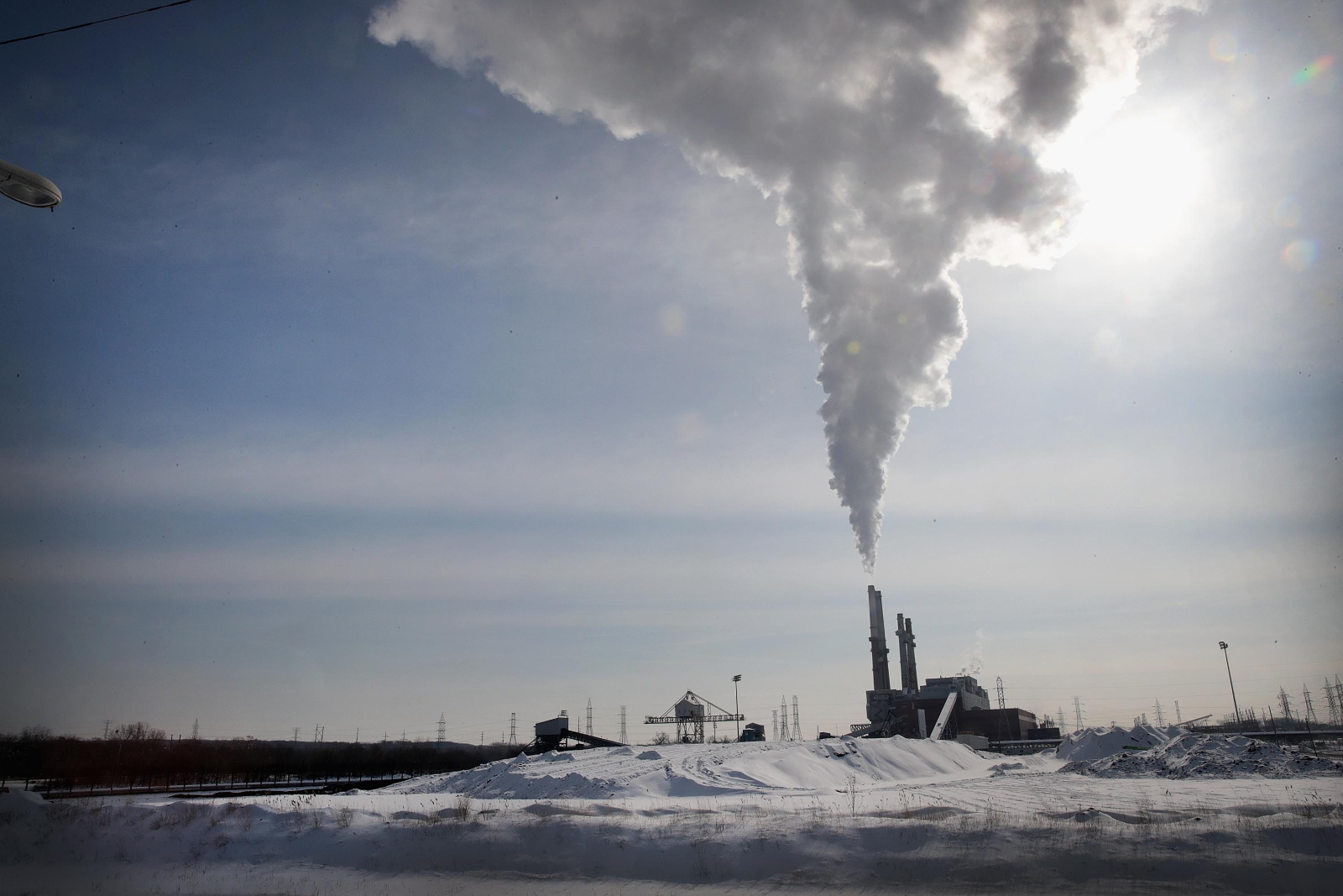 A coal-fired power plant in Romeoville, Illinois