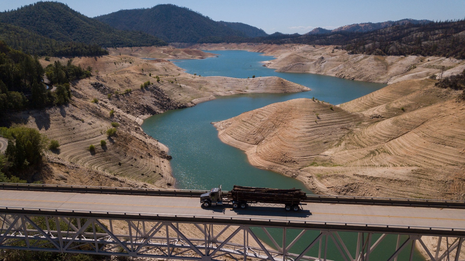 Lake Oroville California bathtub rings